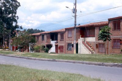 Urbanizacion Belen  Rincon
Cehap 2001
Palabras clave: BELEN RINCON VIVIENDAS