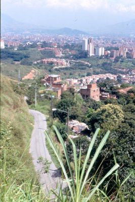 Via manzanillo Belen Rincon 
Cehap 2001
Palabras clave: BELEN RINCON CALLES