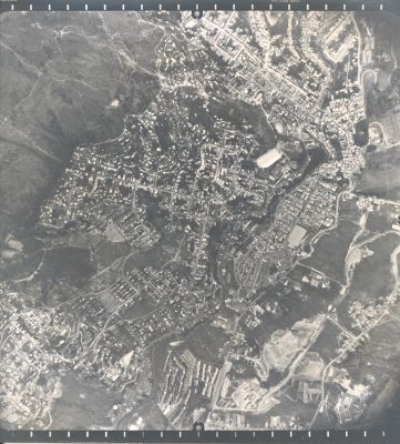 Fotografia aerea de la Comuna nororiental Parte Alta Medellin 1983
Cehap 1983




Palabras clave: Comuna nororiental
