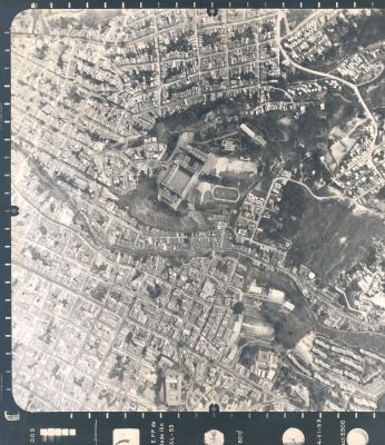 Fotografia aerea Comuna Nororiental Barrio Santo Domingo Savio Medellin
CEHAP 1983




Palabras clave: Desastres Comuna Nororiental Santo Domingo Medellín