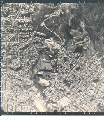 Fotografia aerea Comuna Nororiental Barrio Santo Domingo Savio Medellin
Cehap 1983




Palabras clave: Desastres Comuna Nororiental Santo Domingo