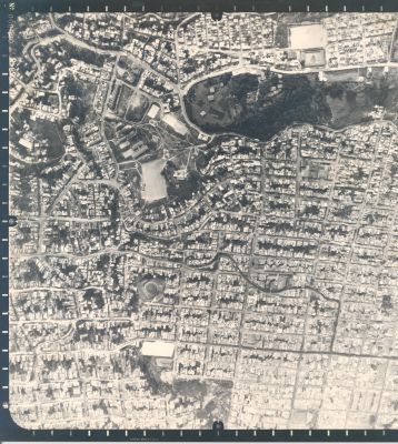 Fotografia aerea Comuna Nororiental Barrio Santo Domingo Medellin
Cehap 1983




Palabras clave: Desastres Comuna Nororiental Santo Domingo