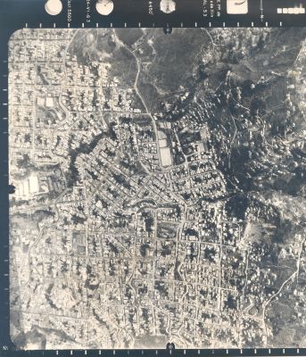 Fotografia aerea Comuna Nororiental Barrio Santo Domingo Savio Medellin
Cehap 1983




Palabras clave: ZONA NORORIENTAL MEDELLIN