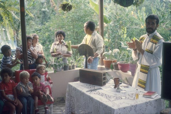 Misa de consagracion del lote del Proyecto de Vivivienda Mi Casita
Cehap
PEVAL, 1984
Palabras clave: REUBICACION