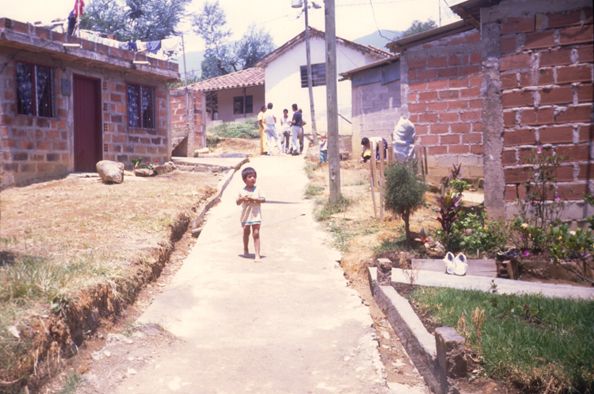 Urbanizacion Villa Nazaret, del Proyecto de Vivienda Mi Casita
Cehap
PEVAL, 1984
Palabras clave: REUBICACION