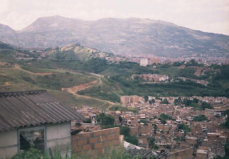 Panoramica viviendas y zonas de expancion barrio Belen Rincon
Cehap 2001
Palabras clave: BARRIO BELEN RINCON MEDELLIN