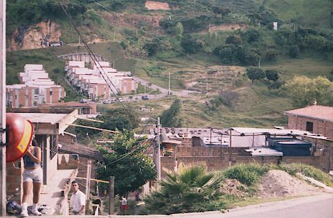 Vista urbanizacion otras viviendas Barrio Belen Rincon 
Cehap 2001
Palabras clave: BARRIO BELEN RINCON MEDELLIN
