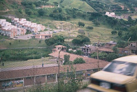 Panoramica Colegio urbanizaciones Barrio Belen Rincon 
Cehap 2001
Palabras clave: BARRIO BELEN RINCON MEDELLIN