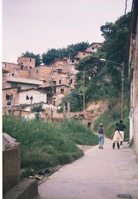 Viviendas subnormal en pendiente Barrio Belen Rincon 
Cehap 2001
Palabras clave: BARRIO BELEN RINCON