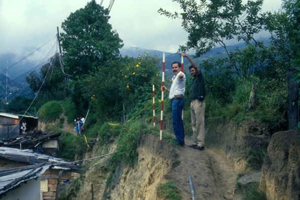 Viviendas en peligro de deslizamiento (verificacion) Nuevos Conquistadores
Cehap
1984




Palabras clave: DESASTRES SIG