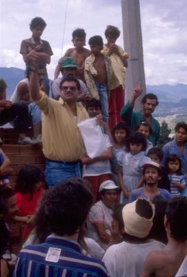 Sorteo de viviendas en Nuevos Horizontes
Cehap
PEVAL, 1986
Palabras clave: DESLIZAMIENTOS NUEVOS HORIZONTES