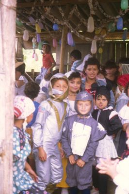 Celebracion del dia del niño en Nuevos Horizontes
Cehap
PEVAL, 1986
Palabras clave: DESLIZAMIENTOS NUEVOS HORIZONTES