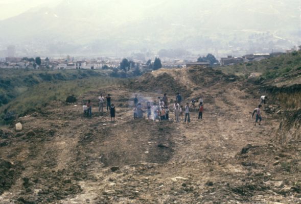 Movimiento de tierra en el lote de Nuevos Horizontes
Cehap
PEVAL, 1986
Palabras clave: DESLIZAMIENTOS NUEVOS HORIZONTES
