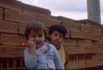 Nombre del archivo=NH_14_niñas_y_ladrillos.jpg
Tamaño del archivo=201Kb
Dimensiones=594x403
Fecha añadida=30 de Mayo de 06 NH_14_niñas_y_ladrillos.jpg